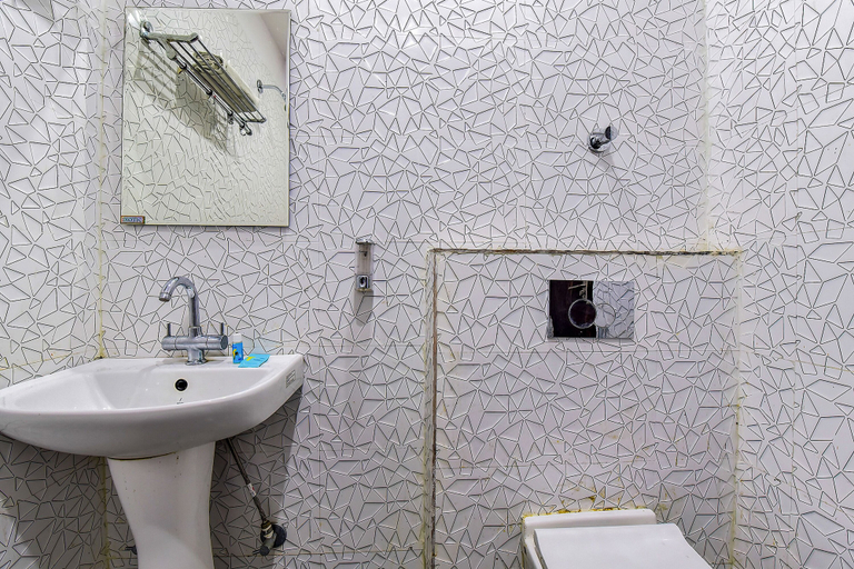 Bathroom 3, Fabhotel Mayank Residency, Dehradun