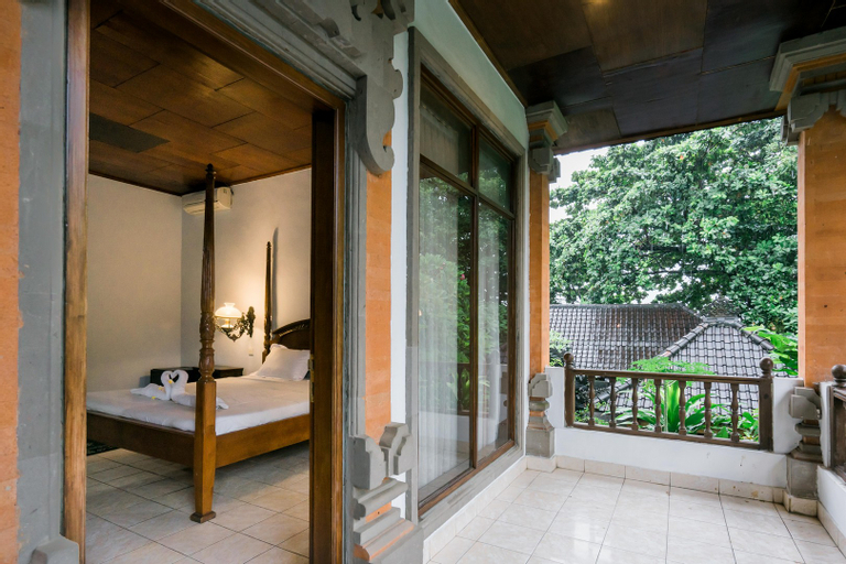 Exterior & Views 9