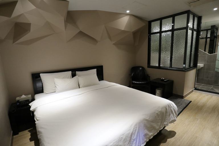 Bedroom 21