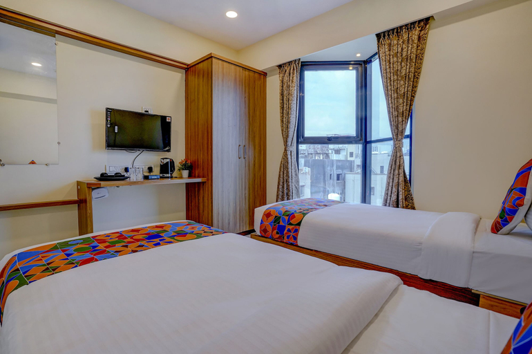 Bedroom 2, Fabhotel Crystal Homes, Pune