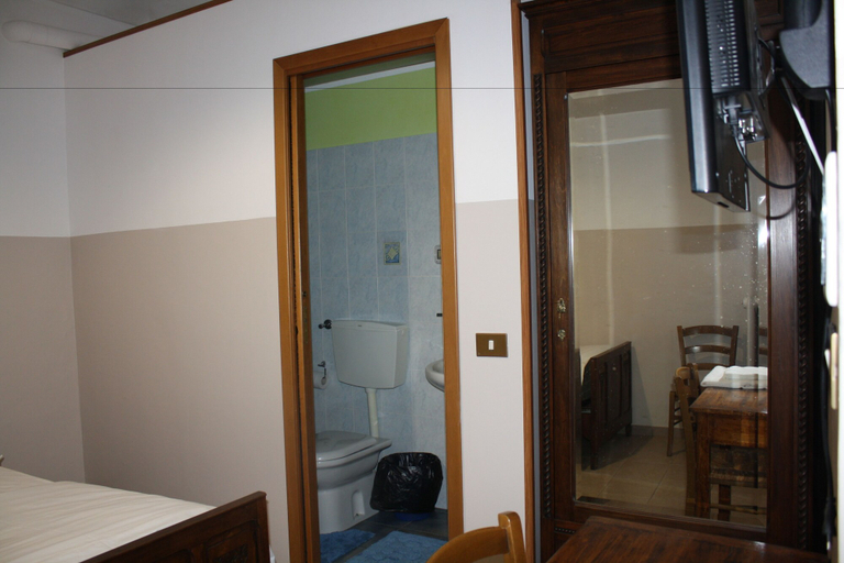 Bedroom 4, Hotel Avalon, Torino