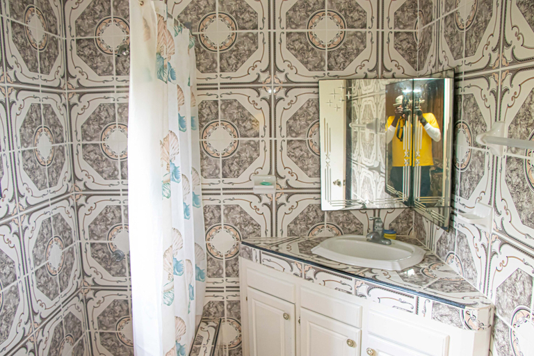 Bathroom 3, Charlie's Cottages