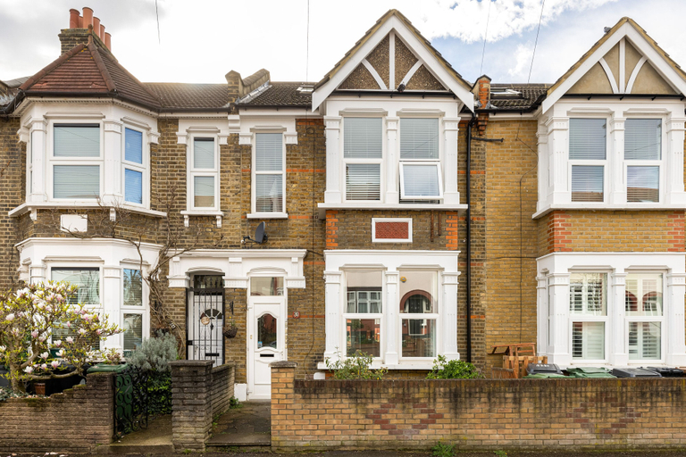 Exterior & Views, Modern Apartment in Walthamstow, London