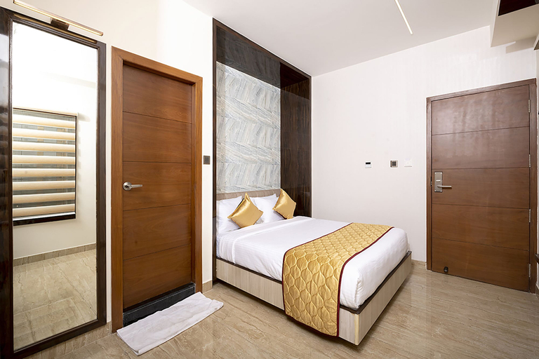 Bedroom 2, Fabhotel The Leela Park, Bangalore