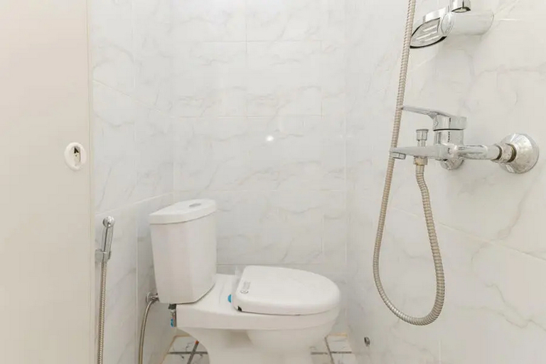 Bathroom 5, KoolKost Syariah near Bintaro Jaya Xchange, South Tangerang