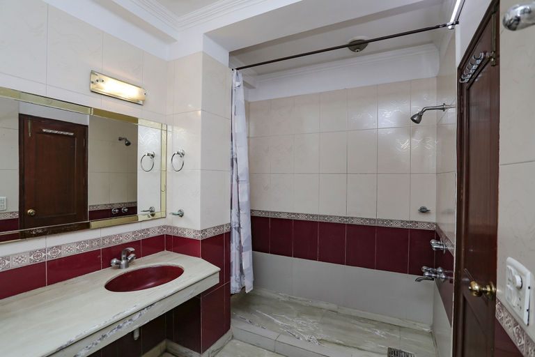Bathroom 3, Fabexpress Primero I, Gurgaon