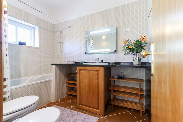 Bathroom, Guincho Typical House I by Homing, Cascais