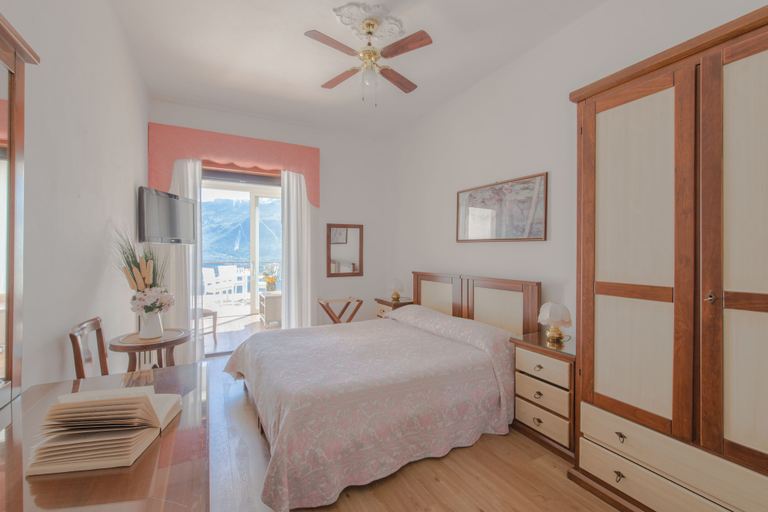 Bedroom 4, Village Hotel Lucia, Brescia