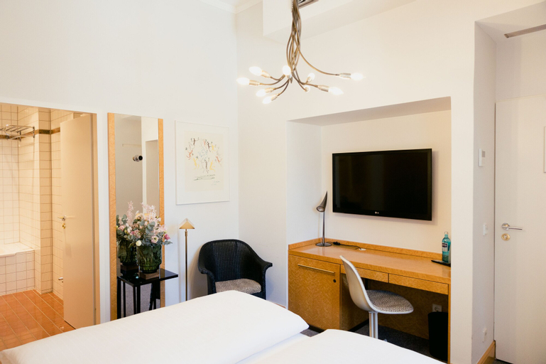 Bedroom 8