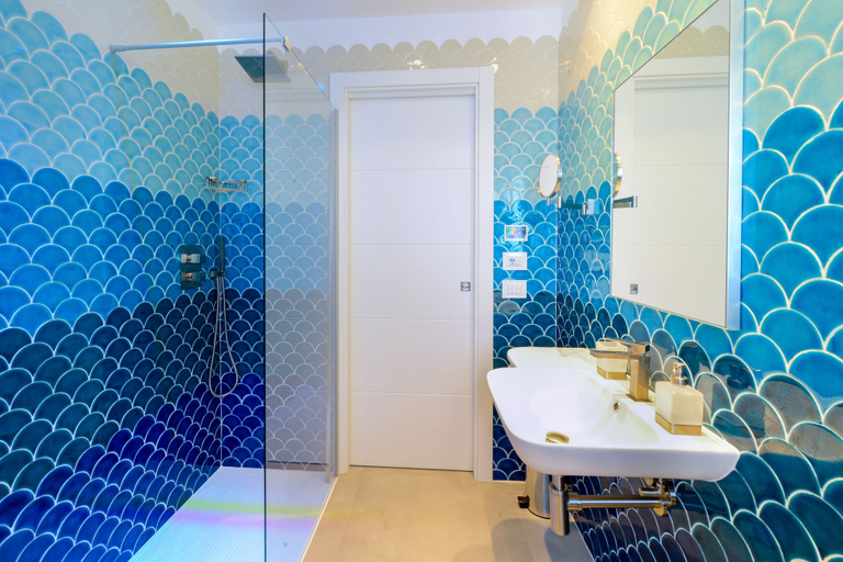 Bathroom 4, Beachfront Villa Sorrento & private sea access, Napoli