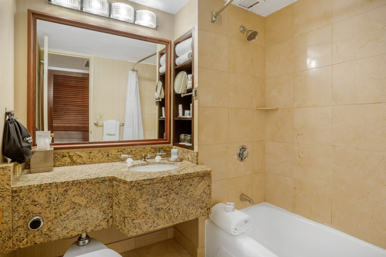 Bathroom 10