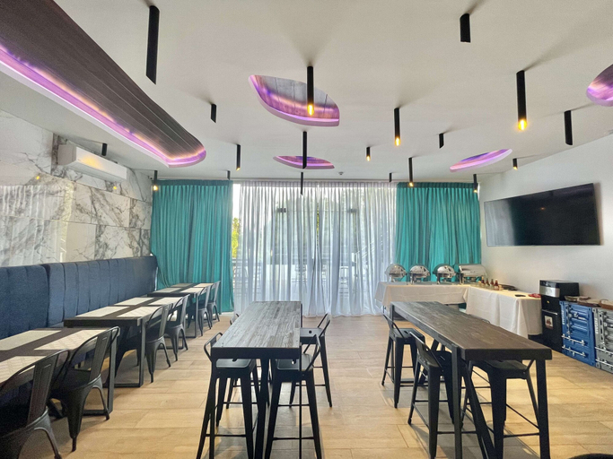 Food & Drinks, Lighthouse Point Hotel, Dumaguete City
