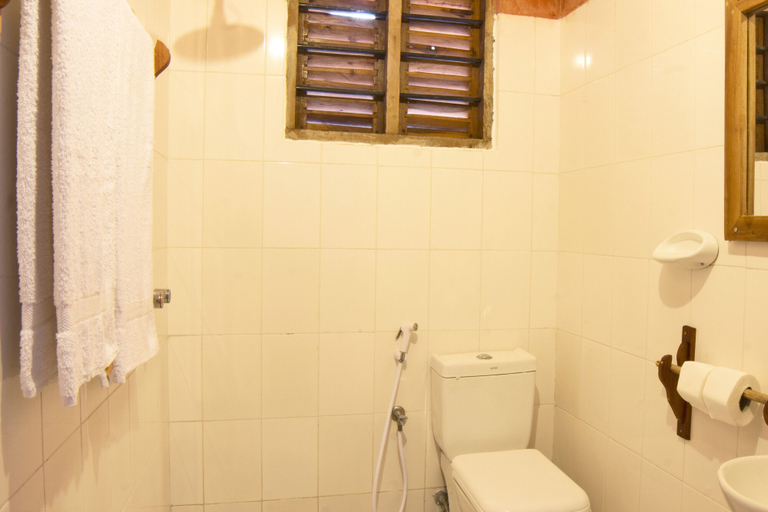 Bathroom 5, Melik's, Kusini