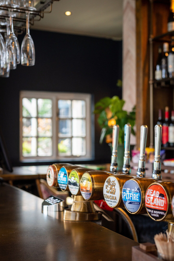 Food & Drinks 5, The Crown Inn, London