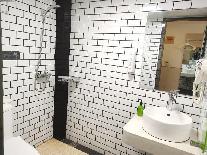 Bathroom 4, Hi Inn Shanghai Beiwaitan Pingliang Road, Shanghai