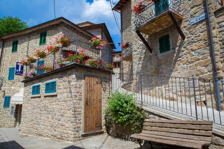Il Borgo Dei Corsi Holiday House - Albergo Diffuso , Arezzo