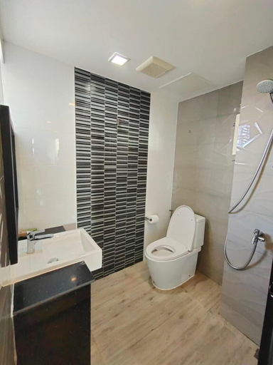 Bathroom 4, Qoo Hotel, Muang Buri Ram