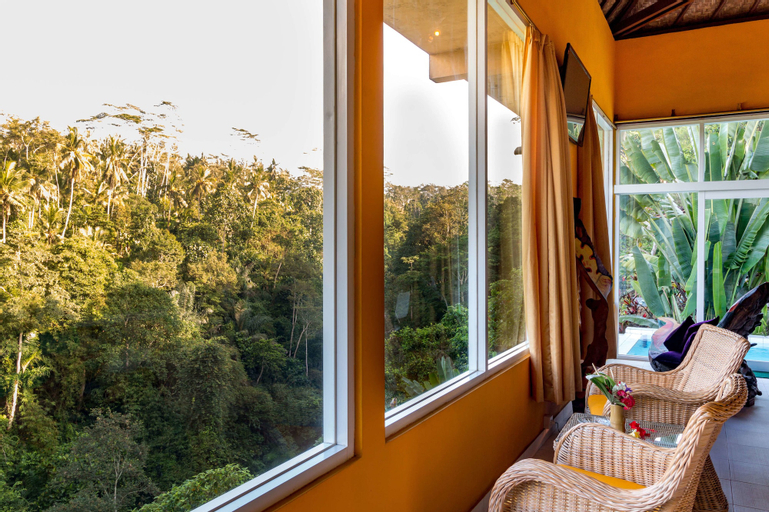 Exterior & Views 20