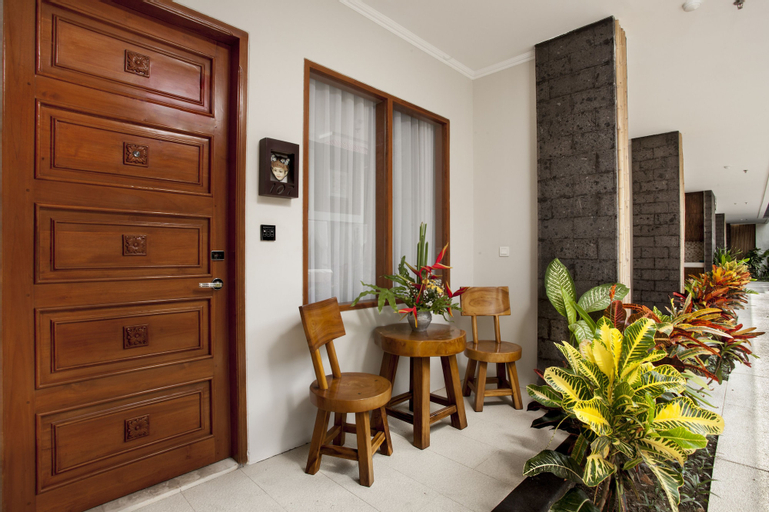 Dining Room 6