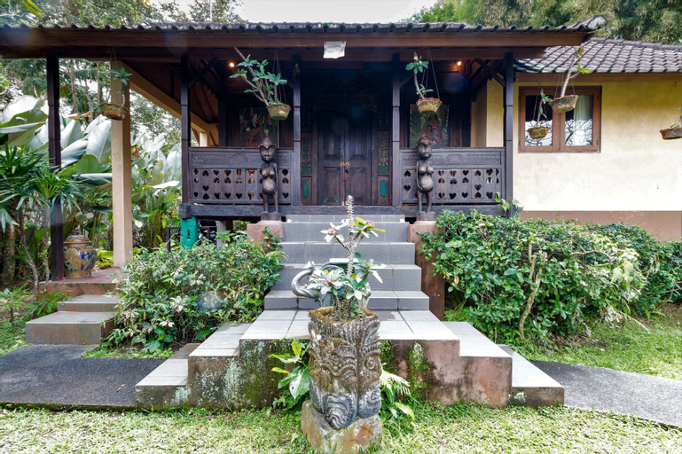 Exterior & Views 3