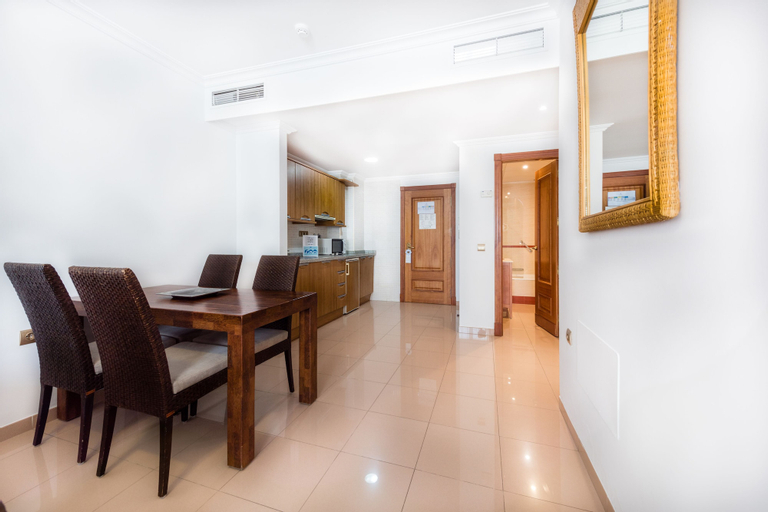 Dining Room 9