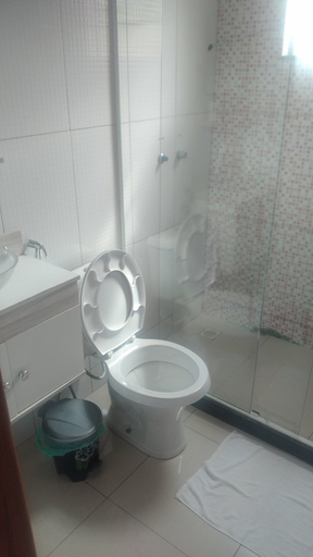 Bathroom 4, Suites Quebra Mar, Rio de Janeiro