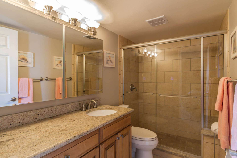 Bathroom 4, Beach & Tennis 1803, Lee