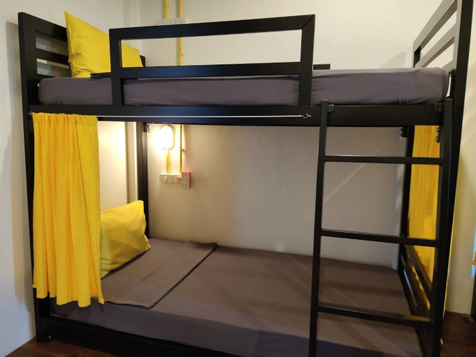Bedroom 4, Best Bed Bangkok Suvarnabhumi Hostel, Bang Plee