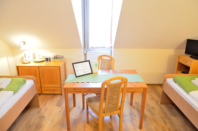 Bedroom 2, WenderEDU Business Center, Środa Śląska
