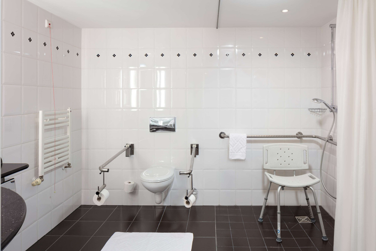 Bathroom 5, Hilton Berlin, Berlin