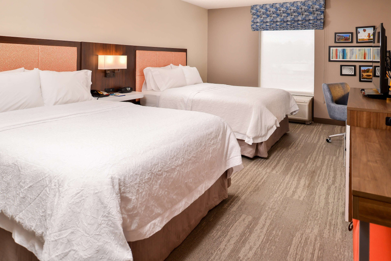 Bedroom 4, Hampton Inn Statesville, Iredell