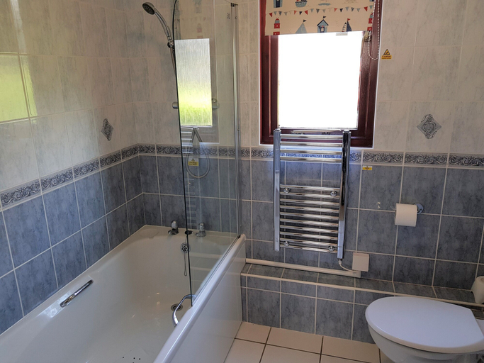 Bathroom, Tolroy Manor Holiday Park, Cornwall