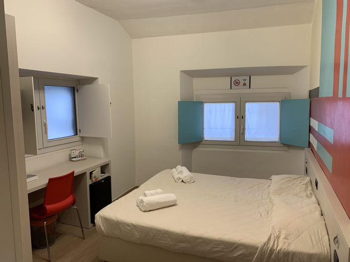 Bedroom 25