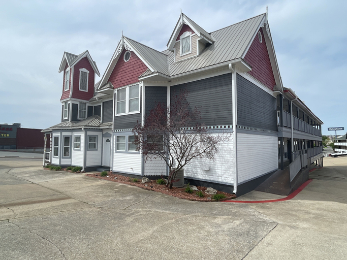 Exterior & Views 14
