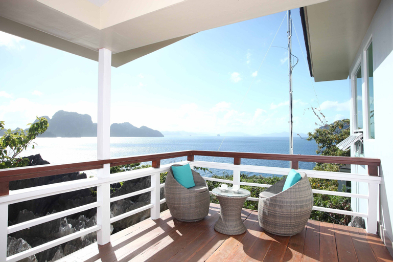 Exterior & Views 4