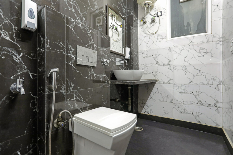 Bathroom 3, Fabhotel White House Bnb, Delhi