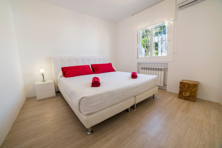 Others 5, Villa Can Raes, Baleares