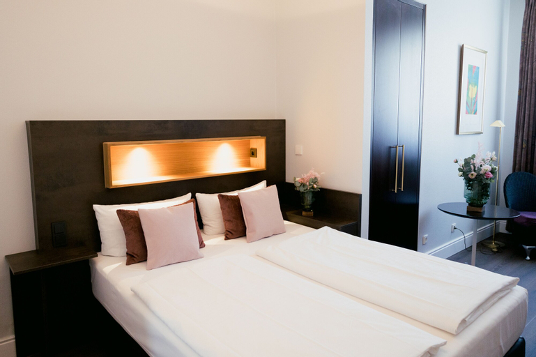 Bedroom 13