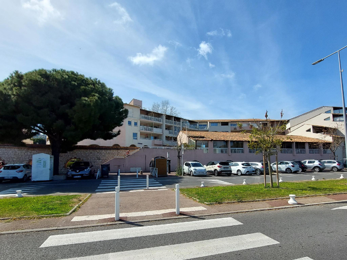 Others 4, Studio Port Vauban Antibes, Alpes-Maritimes