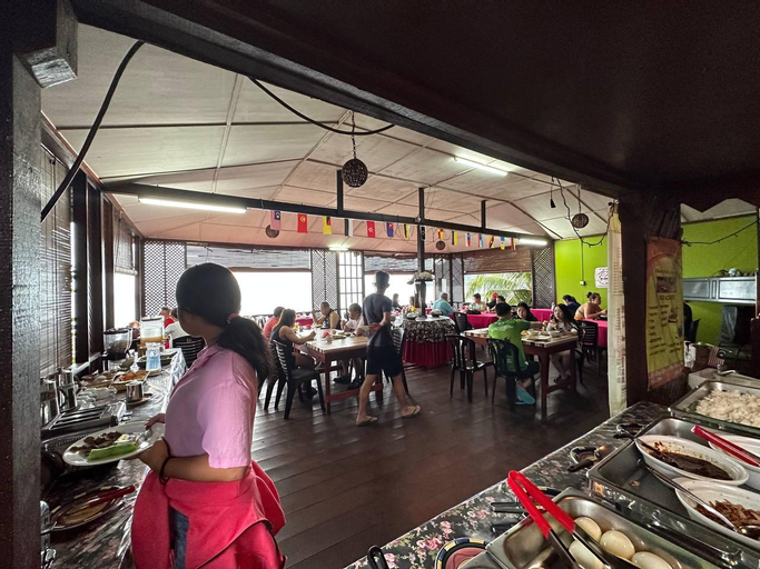 Food & Drinks 4, Johan Chalet, Mersing