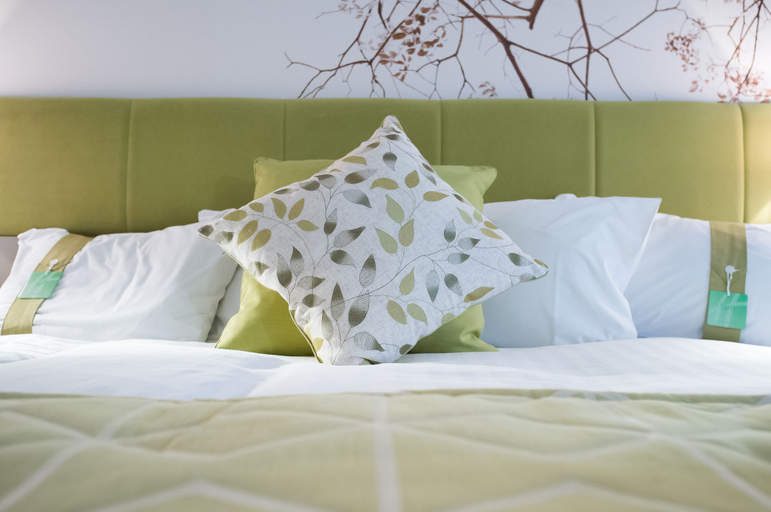 Bedroom 5, Holiday Inn CORBY - KETTERING A43 by IHG, Northamptonshire