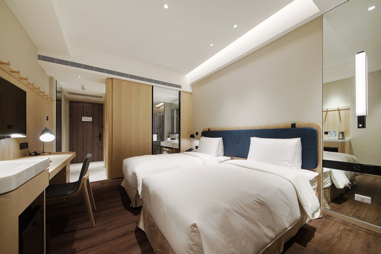 Bedroom 12