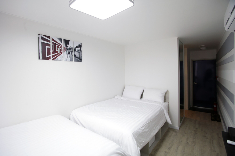 Bedroom 8