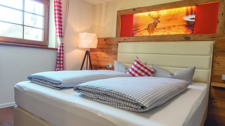 Bedroom 3, Boutique Hotel beim Lipp - Restaurant & Spa, Ostallgäu