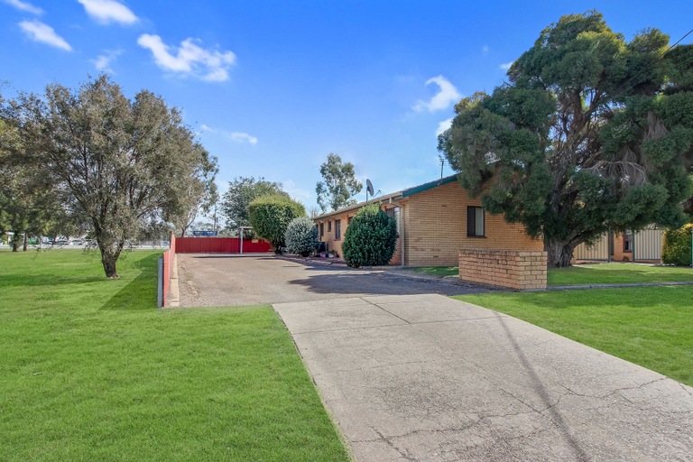 Exterior & Views 2, Vestey Apartments, Wagga Wagga - Pt A