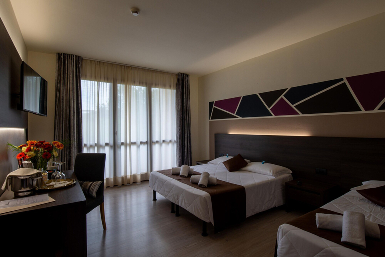 Bedroom 3, Hotel Carignano, Lucca