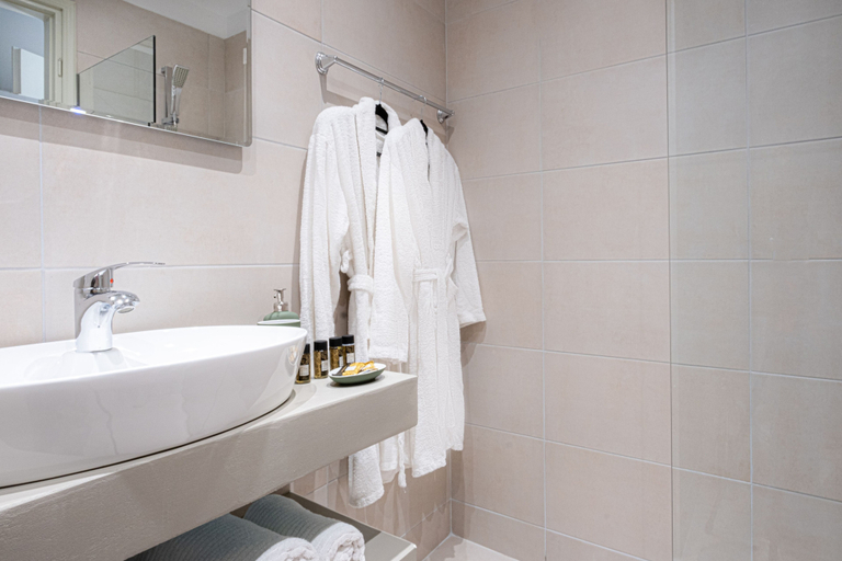 Bathroom 5, RIVIERA HOTEL, Peloponnese
