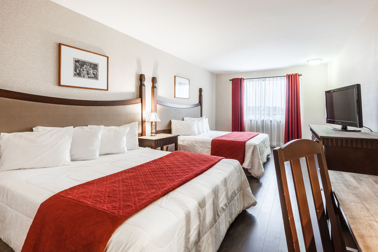 Bedroom 2, Hotel Ambassadeur, Communauté-Urbaine-de-Québec