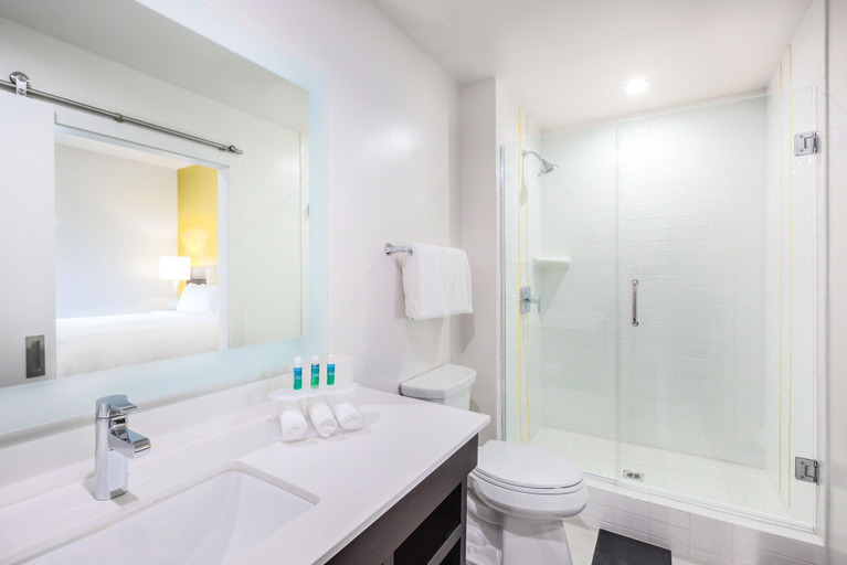 Bathroom 5, Holiday Inn Express SAN FRANCISCO UNION SQUARE by IHG, San Francisco