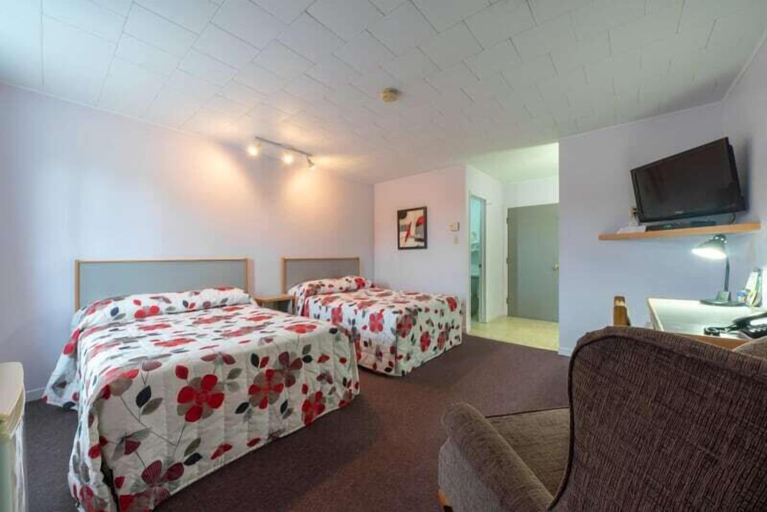 Bedroom 2, Motel Claude, Témiscouata